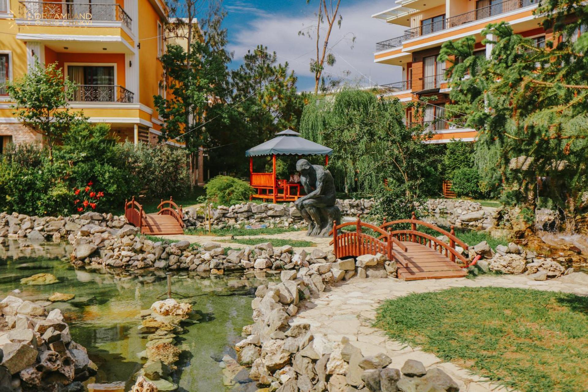 Dreamland Oasis Aparthotel Kobuleti Exterior photo